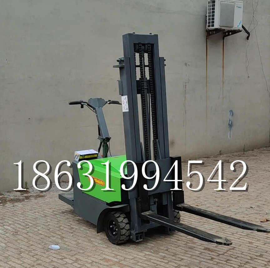 新抚区优程全电动叉车插腿式堆高车液压装卸车1.5吨升高小型站驾式铲车